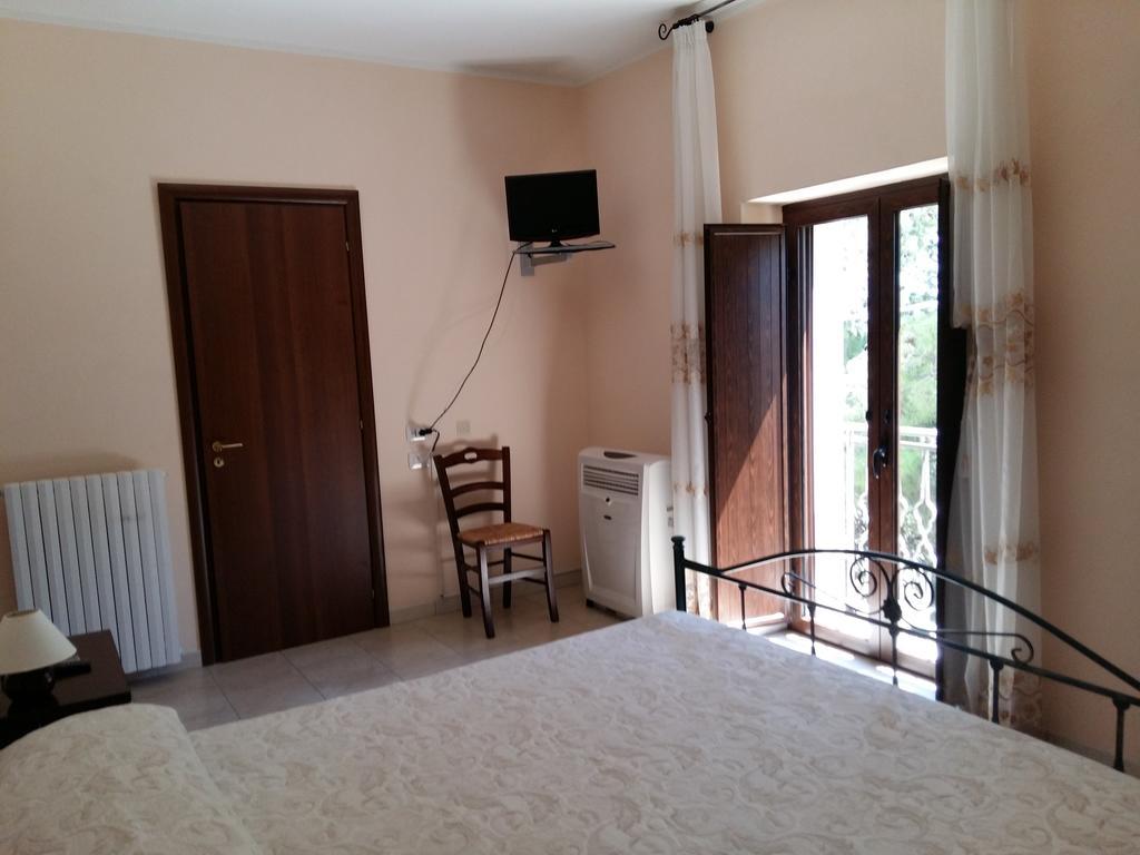La Mortella Agriturismo Rotondella Szoba fotó